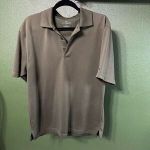 Olive green men’s short sleeve shirt size large